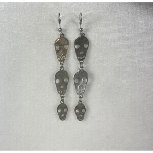 Silver Skull Dangle Earrings - Halloween Costume Jewelry‎